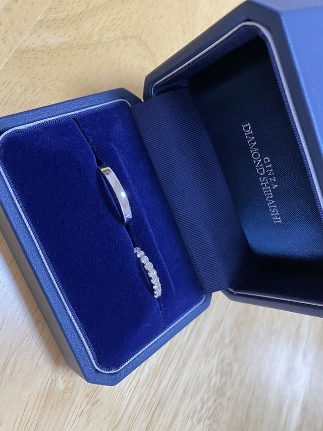 主人と指輪をつけるのが楽しみです。