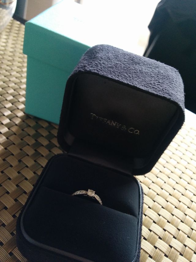 ひつ粒ダイヤのリングです。