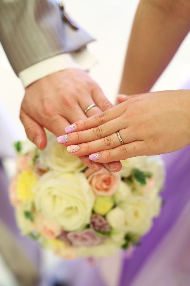 結婚式でカメラマンさんに撮ってもらいました。