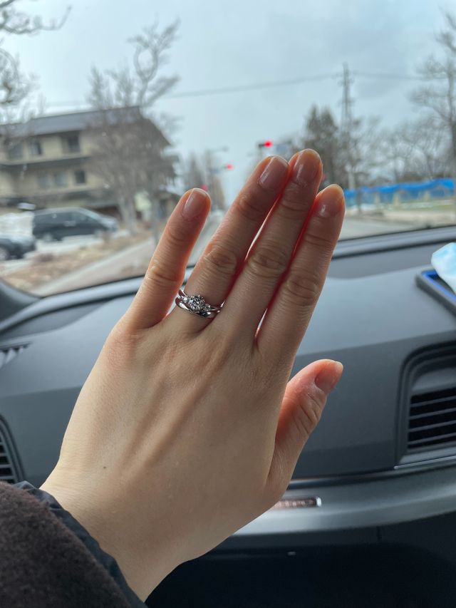婚約指輪と結婚指輪です。