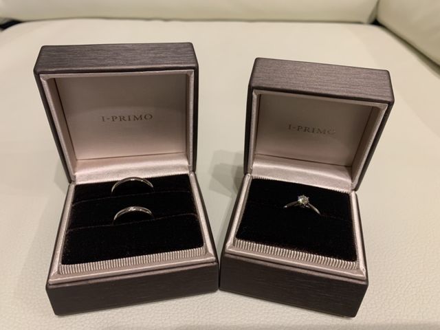 婚約指輪と結婚指輪。