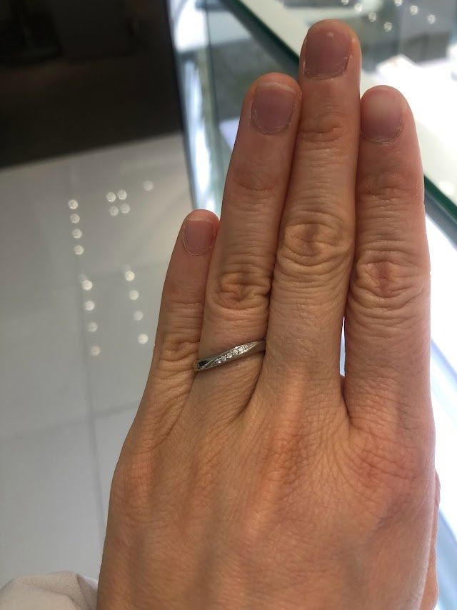 ダイヤが斜めに入るもの