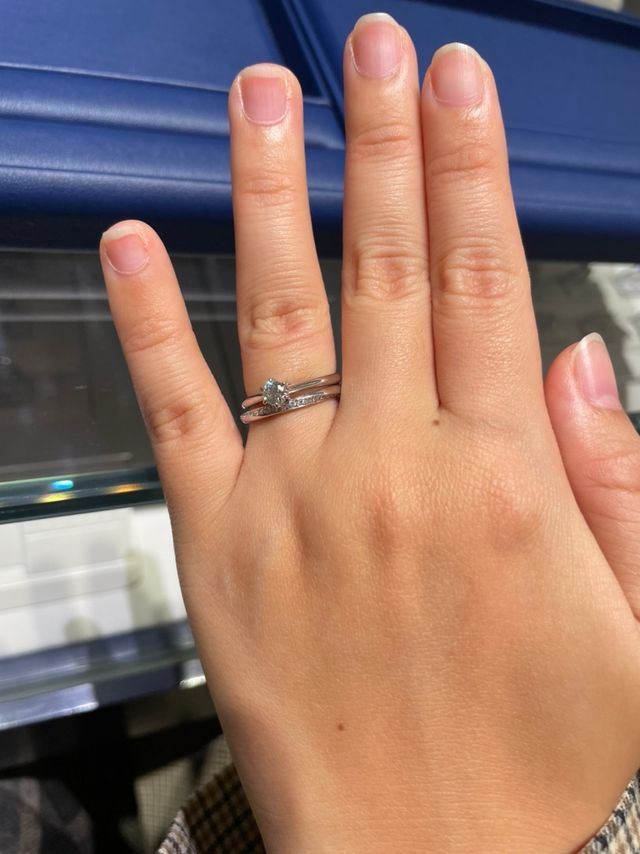 同じウェーブ型の婚約指輪と結婚指輪