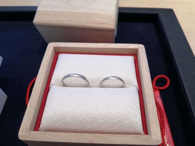 つや消し加工が施されているため、さりげない印象です