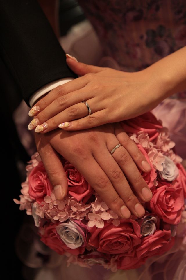 結婚式場で撮影した指輪２