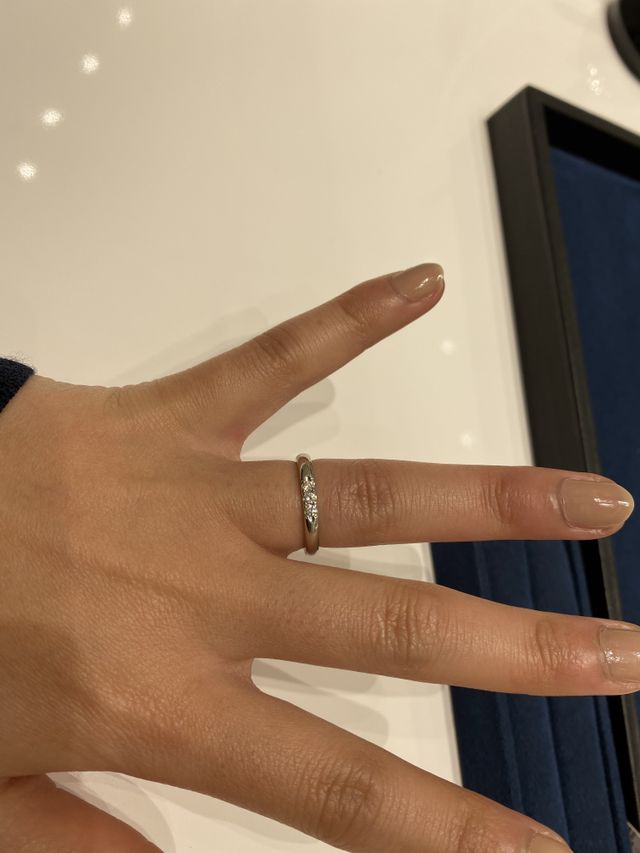 ３石ダイヤのシンプルなものにしました。