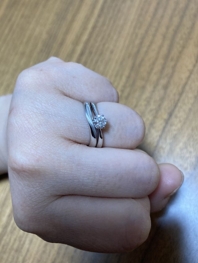 婚約指輪はアクアリリー、結婚指輪はステラマリスを選びました