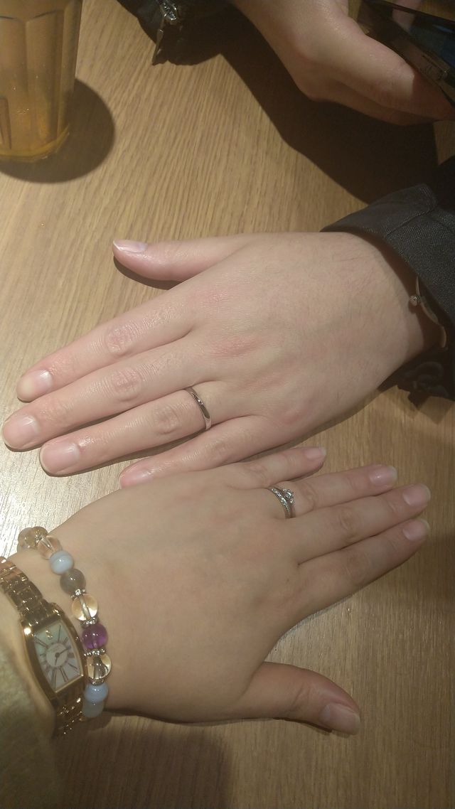 結婚指輪を受け取ったあと、飲食店にて！