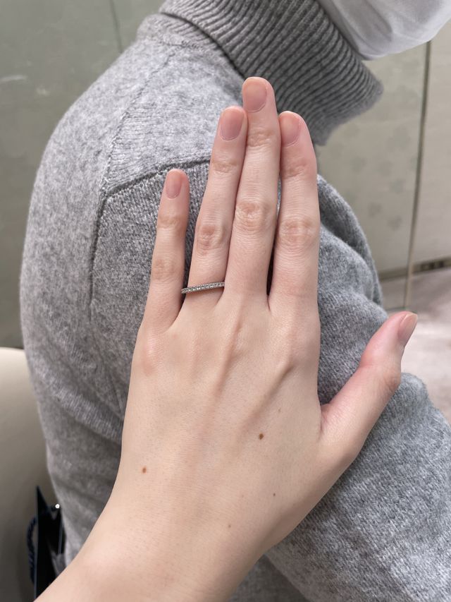 ハーフエタニティです。