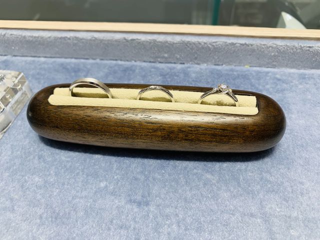 一番左は、りんごという名前のリングです。