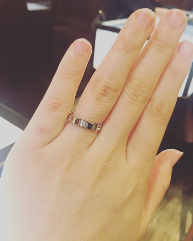 ルイヴィトンの結婚指輪です。ブランド唯一のデザインです。