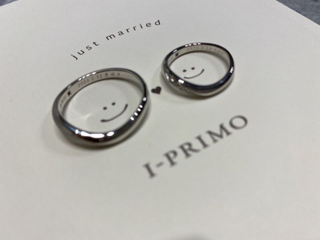 みなさんと被らないように逆ウェーブの指輪にしました。