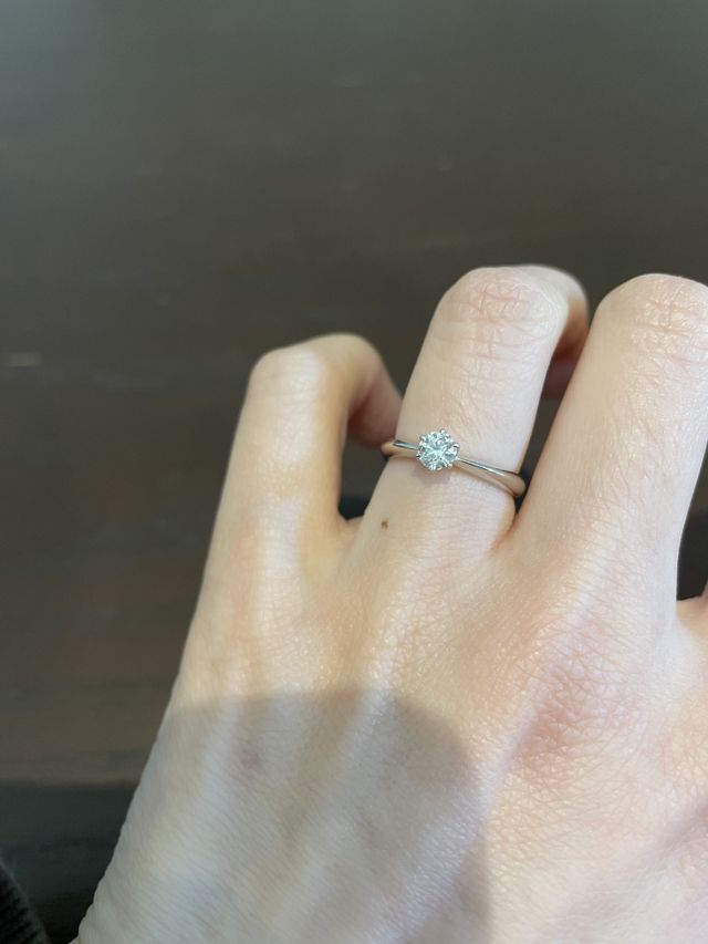 指輪着用時の写真です。