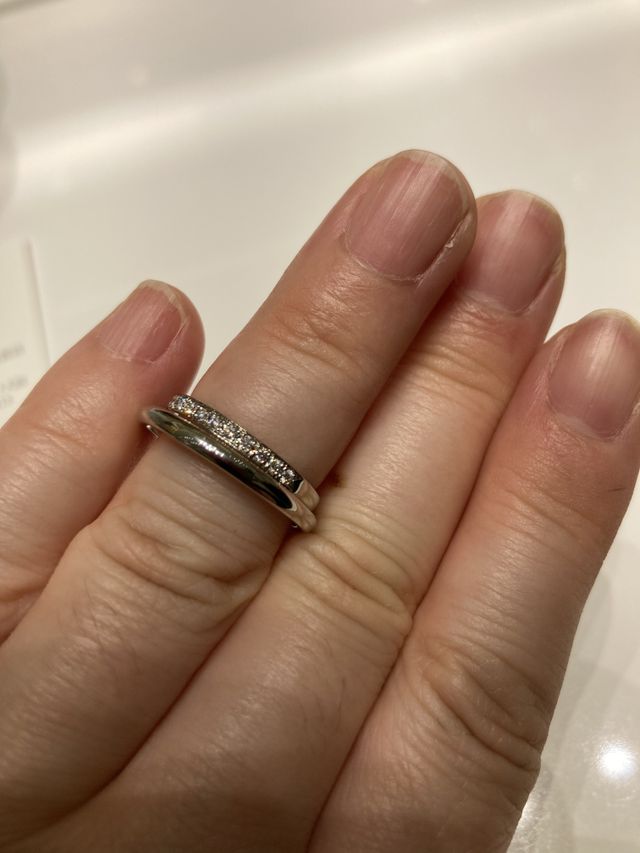 購入したのは上のダイアつきの指輪です