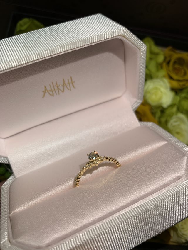 指輪はもちろんボックスも女の子らしいデザインでした☺️