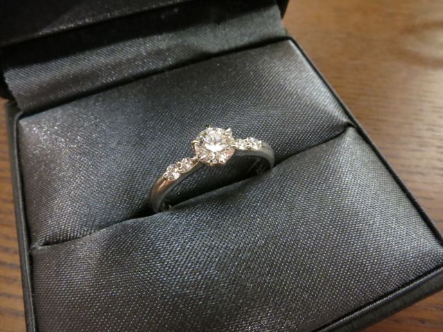 王道かつ上品なデザインです。