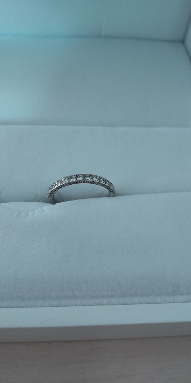 側面にも、埋め込みしてあるデザインです。
