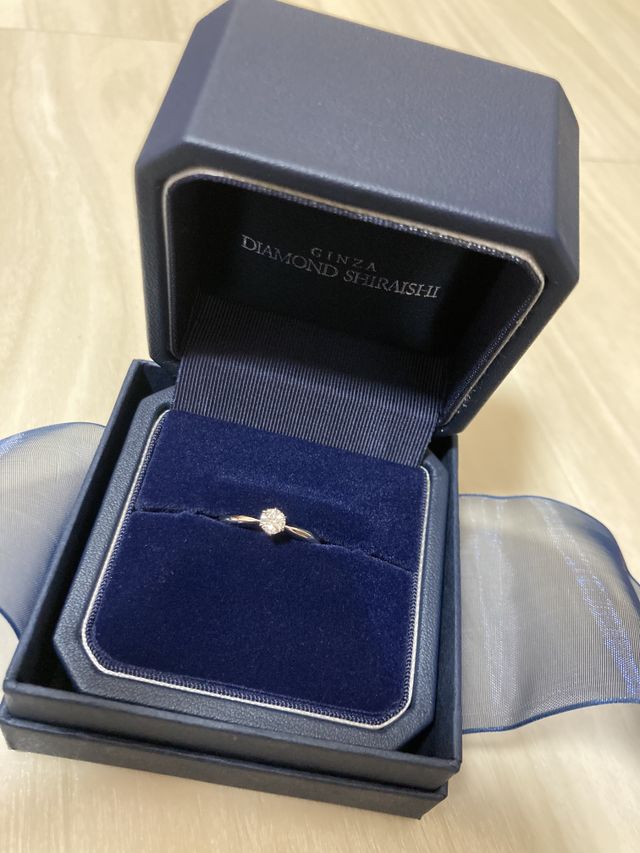 婚約指輪です。