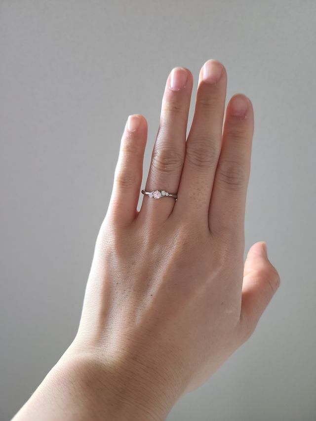 ダイヤにもこだわってふたりで選びました。