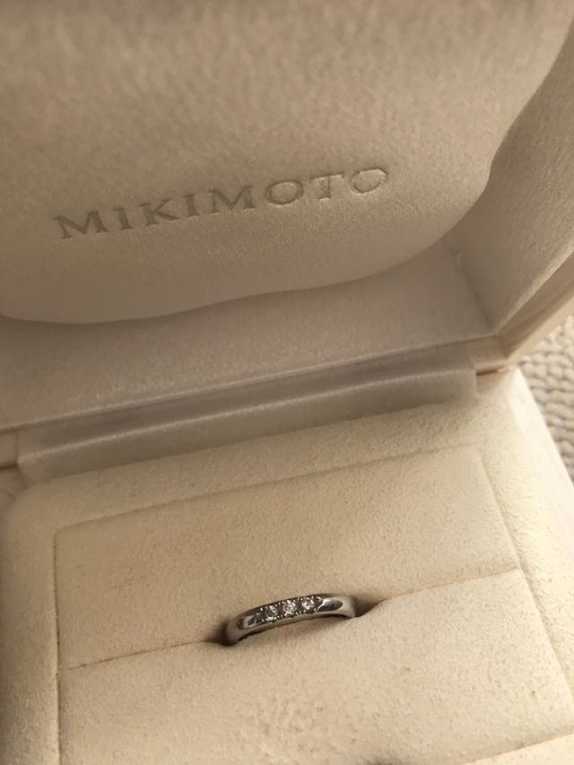 平打ちタイプでダイヤがアクセントの指輪