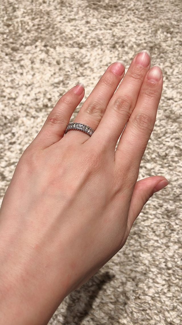 エステルエタニティーリング