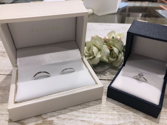 婚約指輪は彼の祖母のものをリメイクしました。