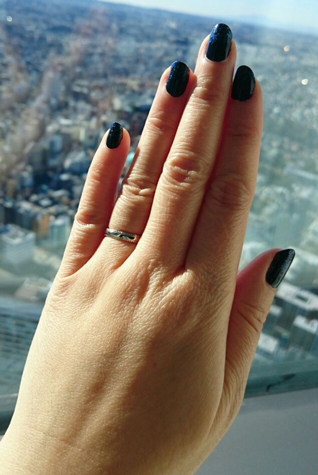 エタニティタイプで、上下に小さな星がたくさんあります