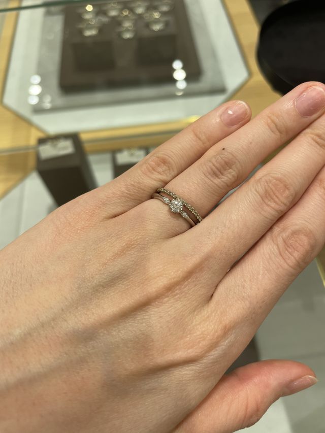 ハーフエタニティです。