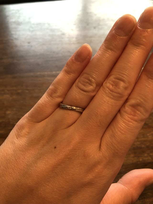 スタージュエリーさんで購入した結婚指輪です。