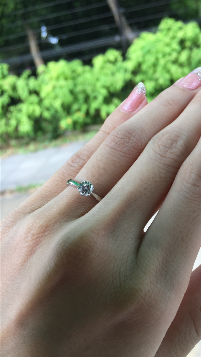 0.4カラット 立て爪 シンプル