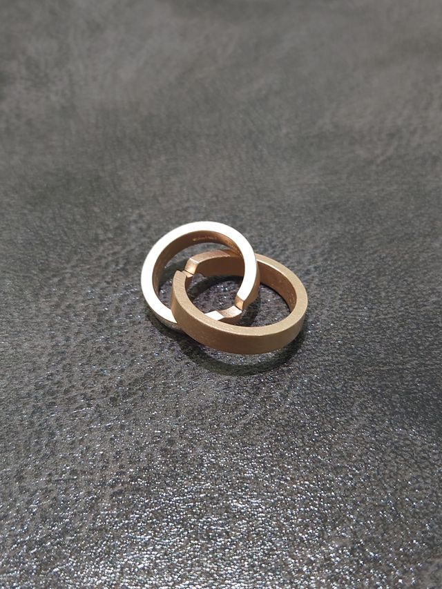 このように絡ませることができ、何度もやりたくなる感覚です。