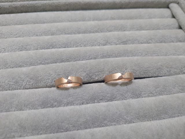 様々なゴールドから選ぶことができます。