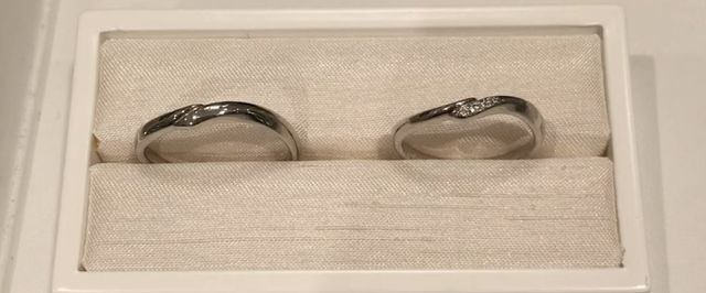 真ん中部分が細身になっています