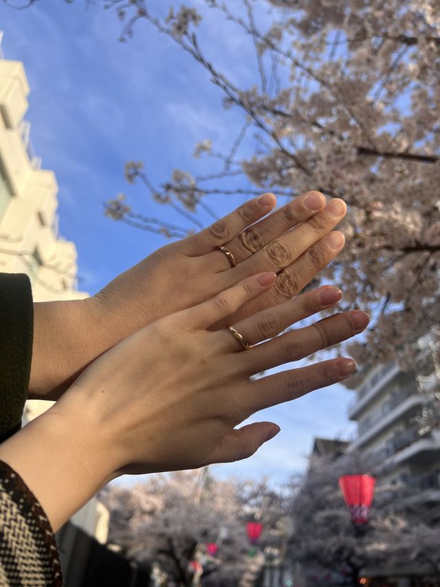 桜にぴったりのキラキラ輝くゴールドリング！
