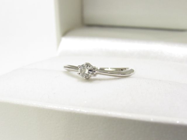 結婚した時に渡せなかった婚約指輪を購入しました。