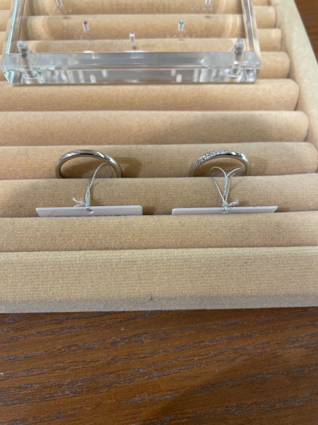 ダイヤが15石入ったリングです。