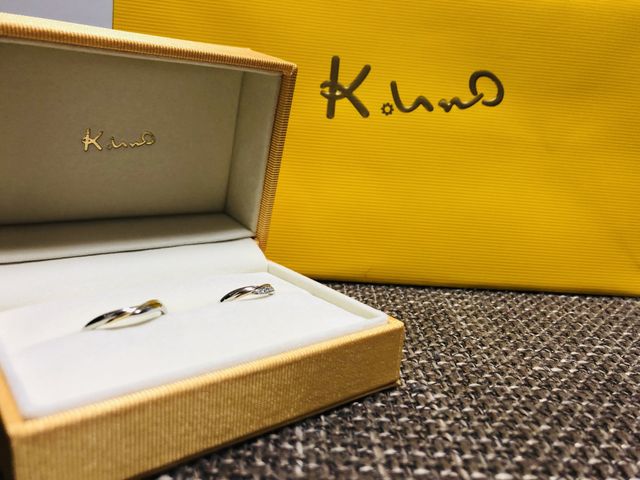 ケイウノのオシャレなボックスと指輪です。
輝きがあります。