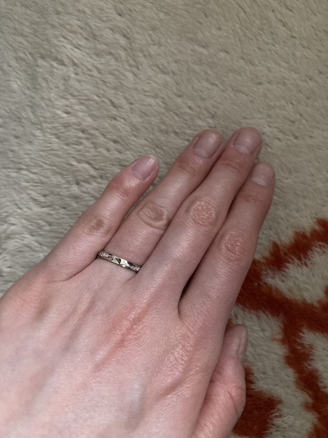 輝く水面のアクアファセット
どの角度からでもダイヤがキラキラ