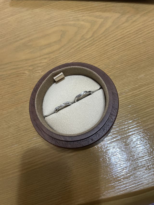 リボンの両方にダイヤを入れて
よりリボンを強調させました！