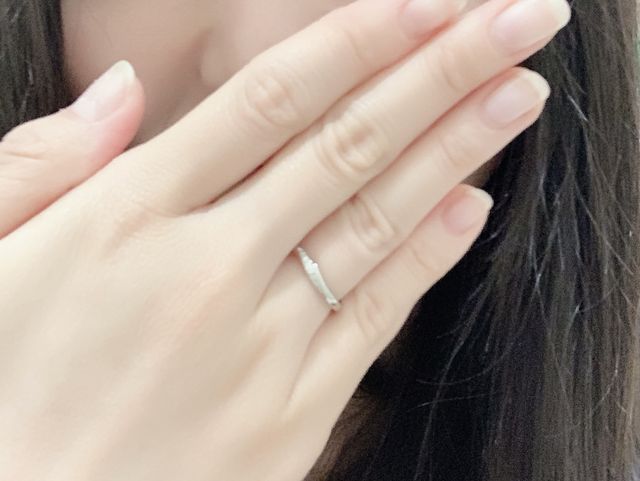 リングが細めで、バイカラーがとても可愛い