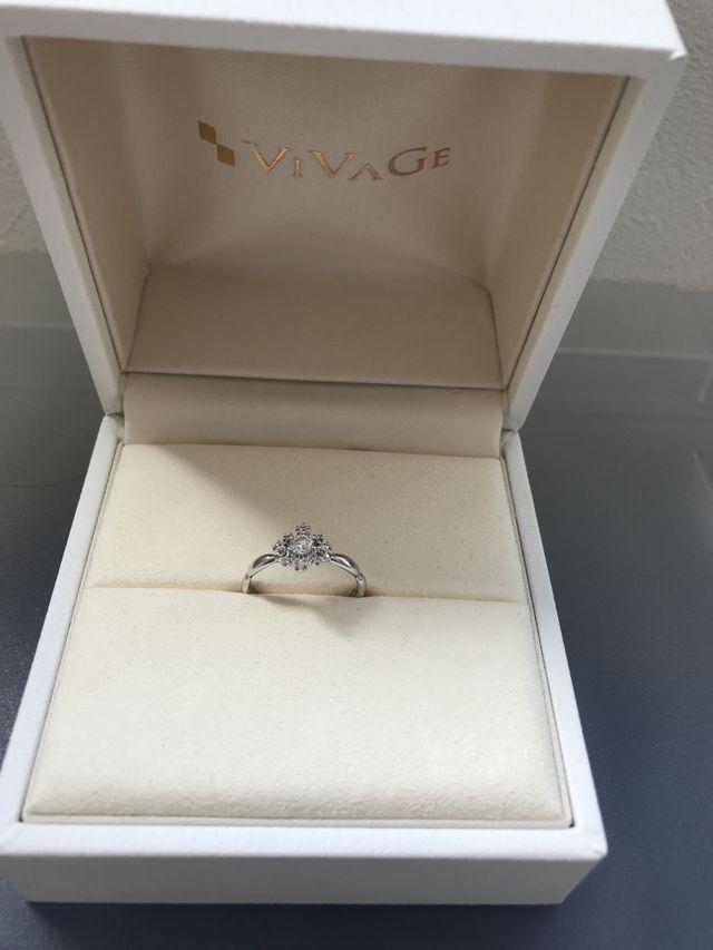 ring部分はクビレたデザインでとてもオシャレです