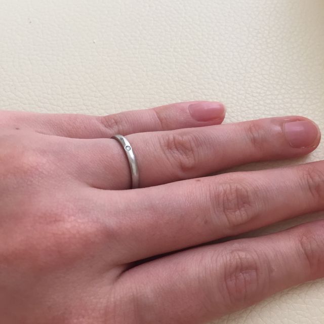 シンプルな一粒ダイヤにしました。