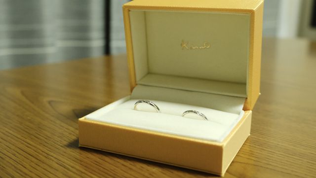 ボックスを開けた時の写真を撮りました。