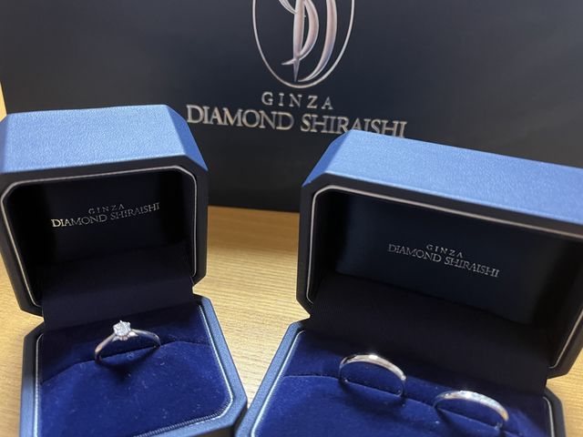 婚約指輪はセントグレアで結婚指輪はティアオブリリーを購入