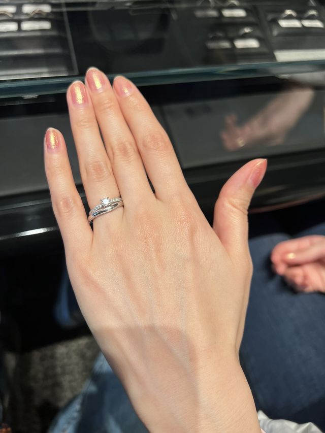 ストーンは三つに変更しました。