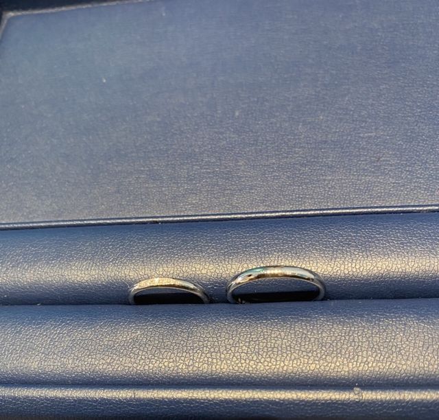 とても輝いているステキな指輪です。