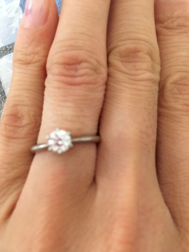 シンプルな0.38カラットダイヤ