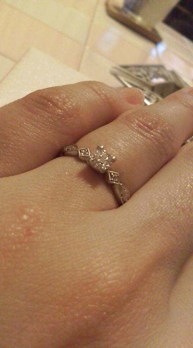 婚約指輪です。