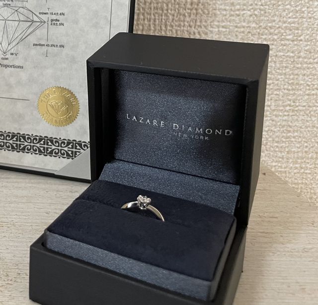 デザインが派手すぎず、太すぎずでシンプルなものです。