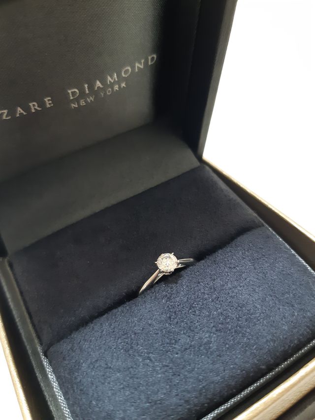 婚約指輪として購入した指輪です。